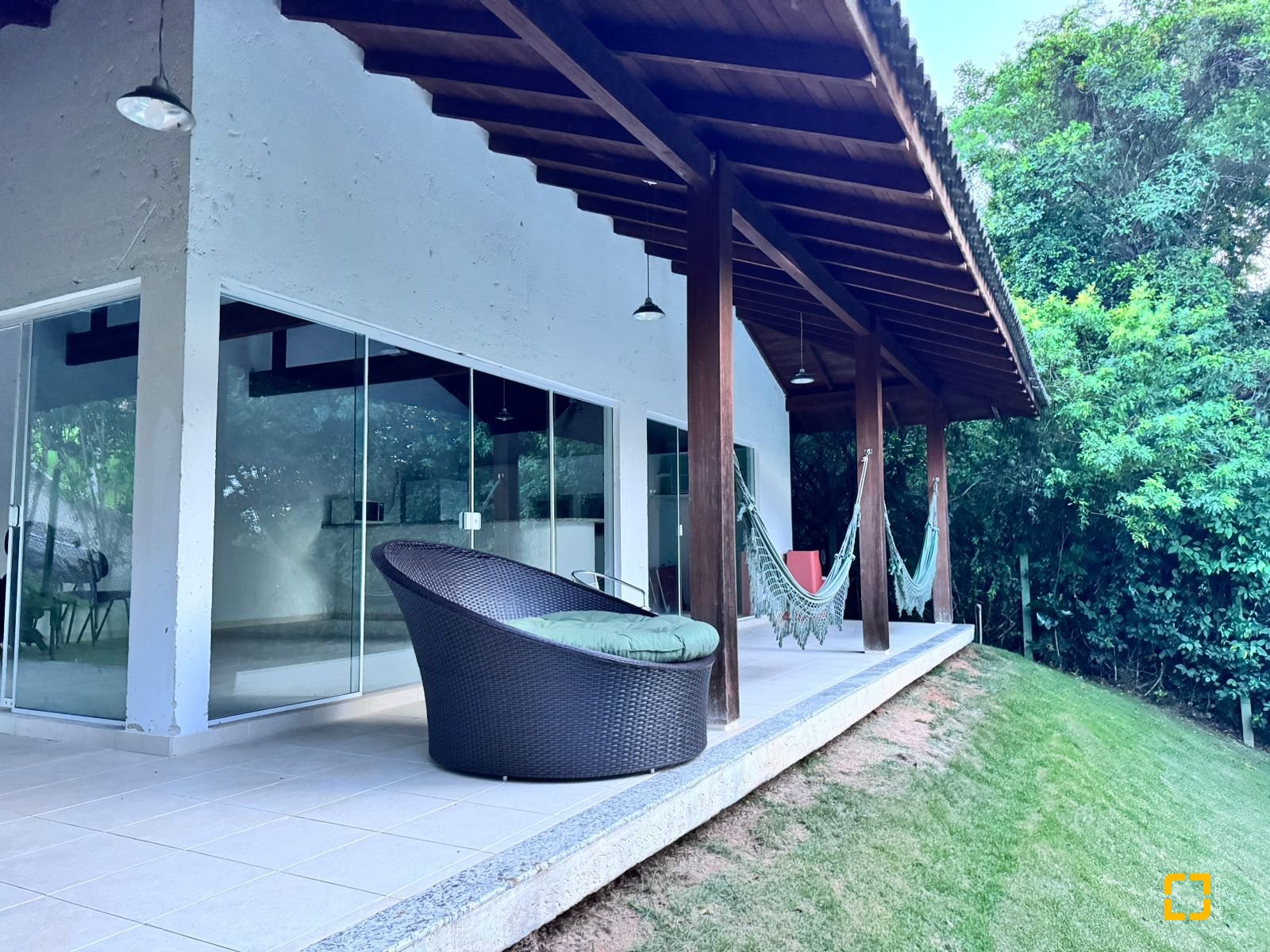 Apartamento com 105m², 3 quartos (sendo 1 suíte), 2 garagens, no bairro Canajurê em Florianópolis