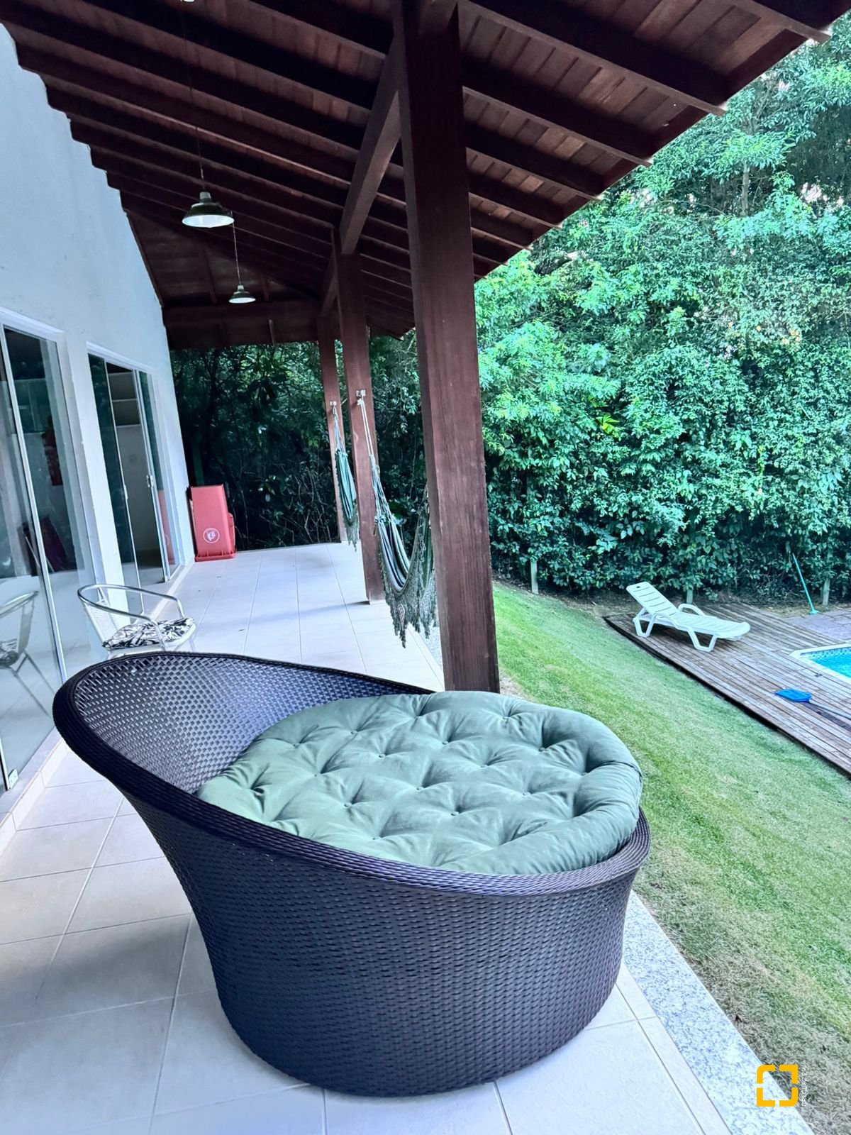 Apartamento com 105m², 3 quartos (sendo 1 suíte), 2 garagens, no bairro Canajurê em Florianópolis