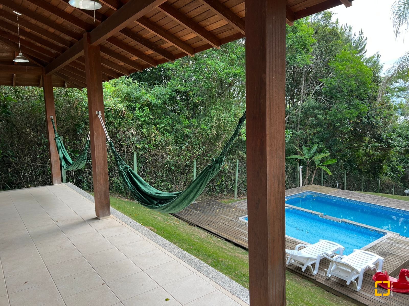 Apartamento com 105m², 3 quartos (sendo 1 suíte), 2 garagens, no bairro Canajurê em Florianópolis