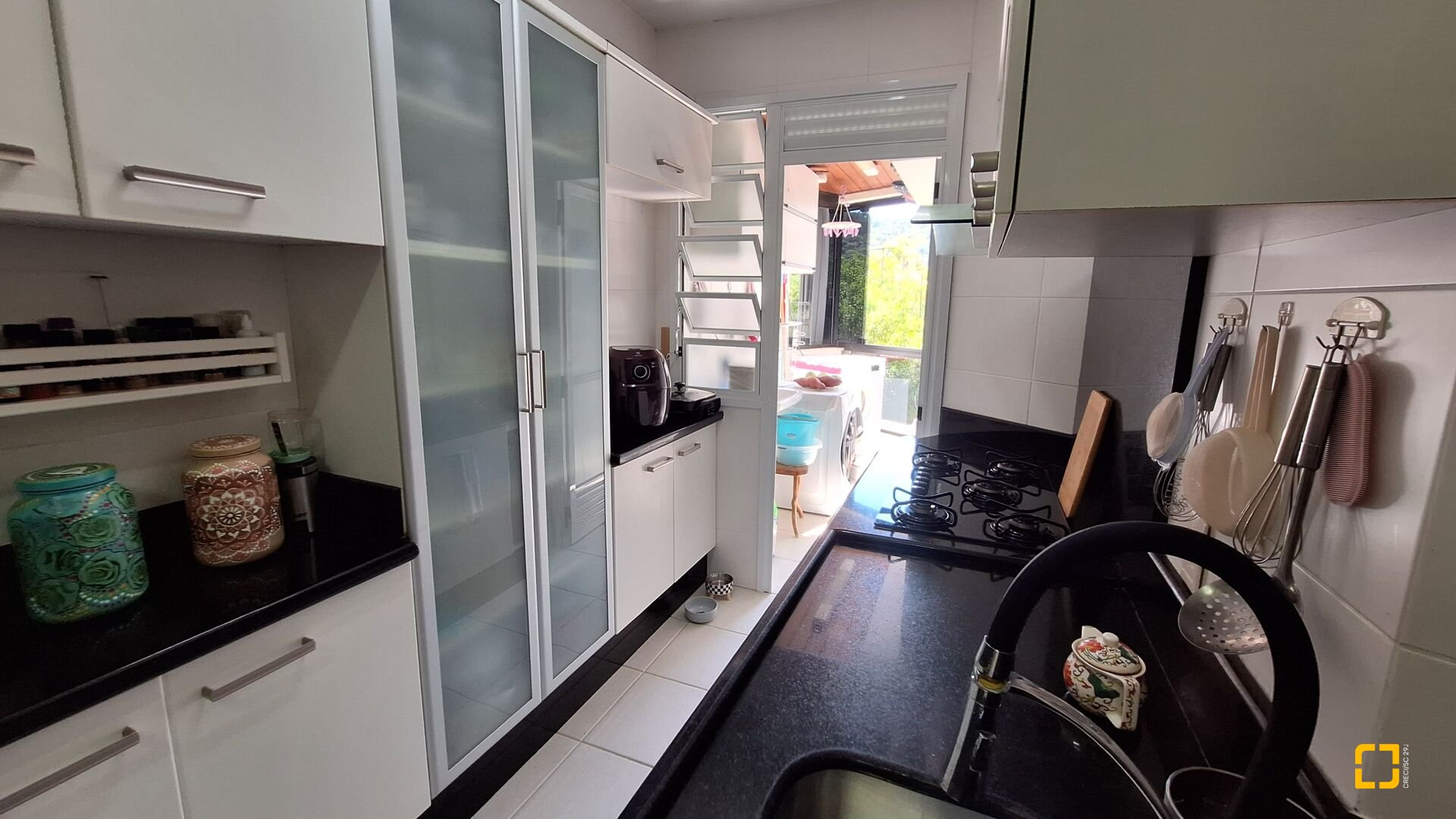 Apartamento com 128m², 6 quartos (sendo 3 suítes), 2 garagens, no bairro Jurerê Internacional em Florianópolis