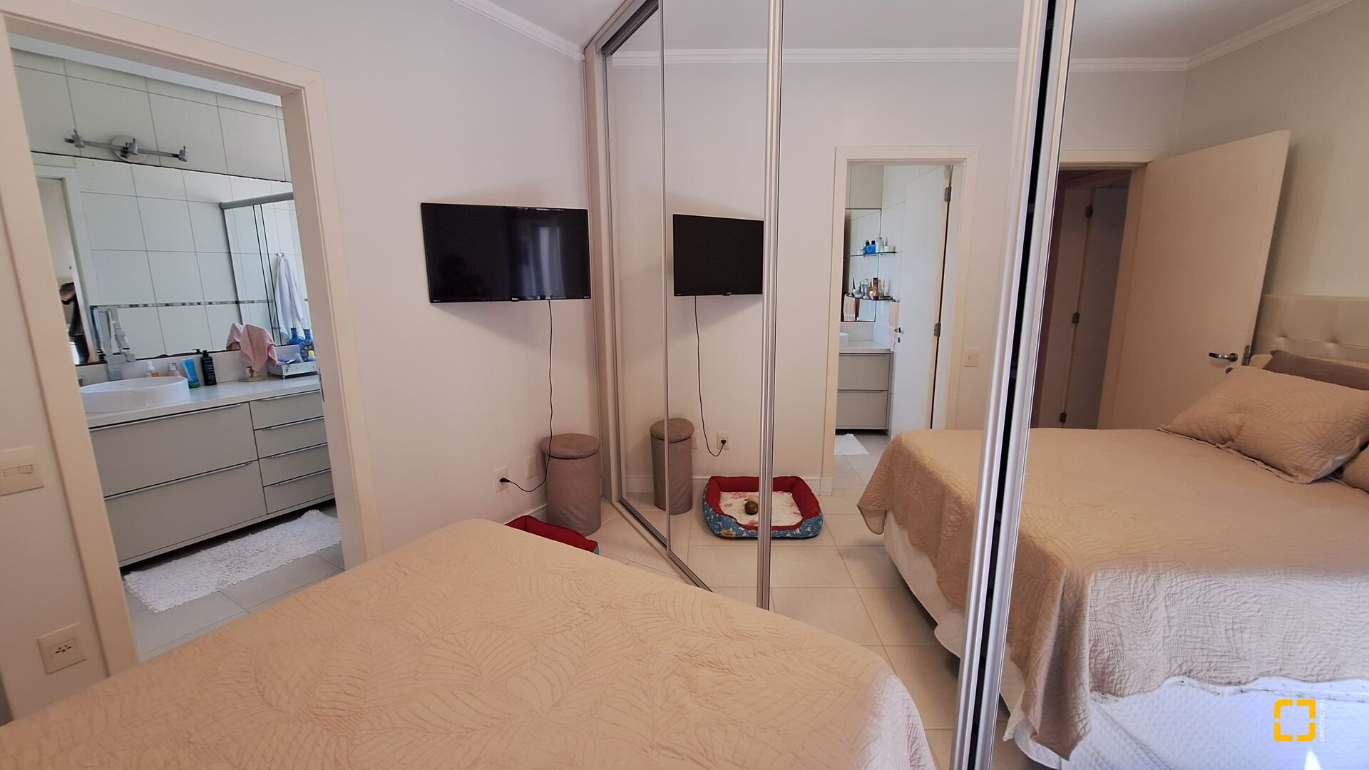Apartamento com 128m², 6 quartos (sendo 3 suítes), 2 garagens, no bairro Jurerê Internacional em Florianópolis