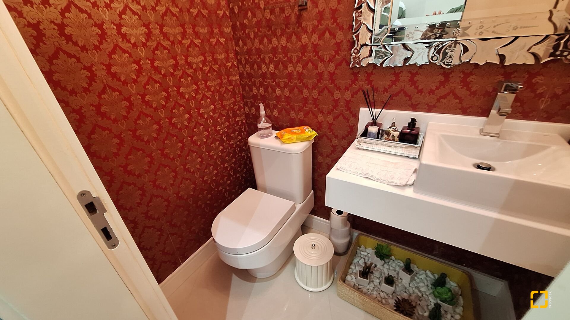 Apartamento com 128m², 6 quartos (sendo 3 suítes), 2 garagens, no bairro Jurerê Internacional em Florianópolis