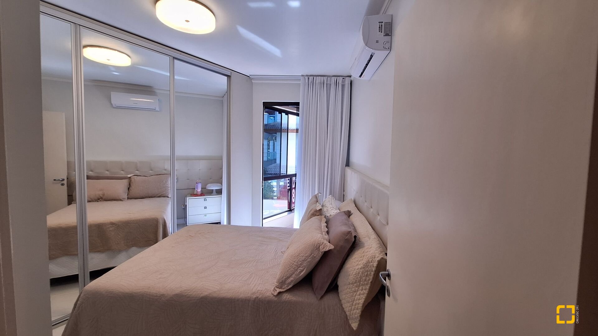 Apartamento com 128m², 6 quartos (sendo 3 suítes), 2 garagens, no bairro Jurerê Internacional em Florianópolis