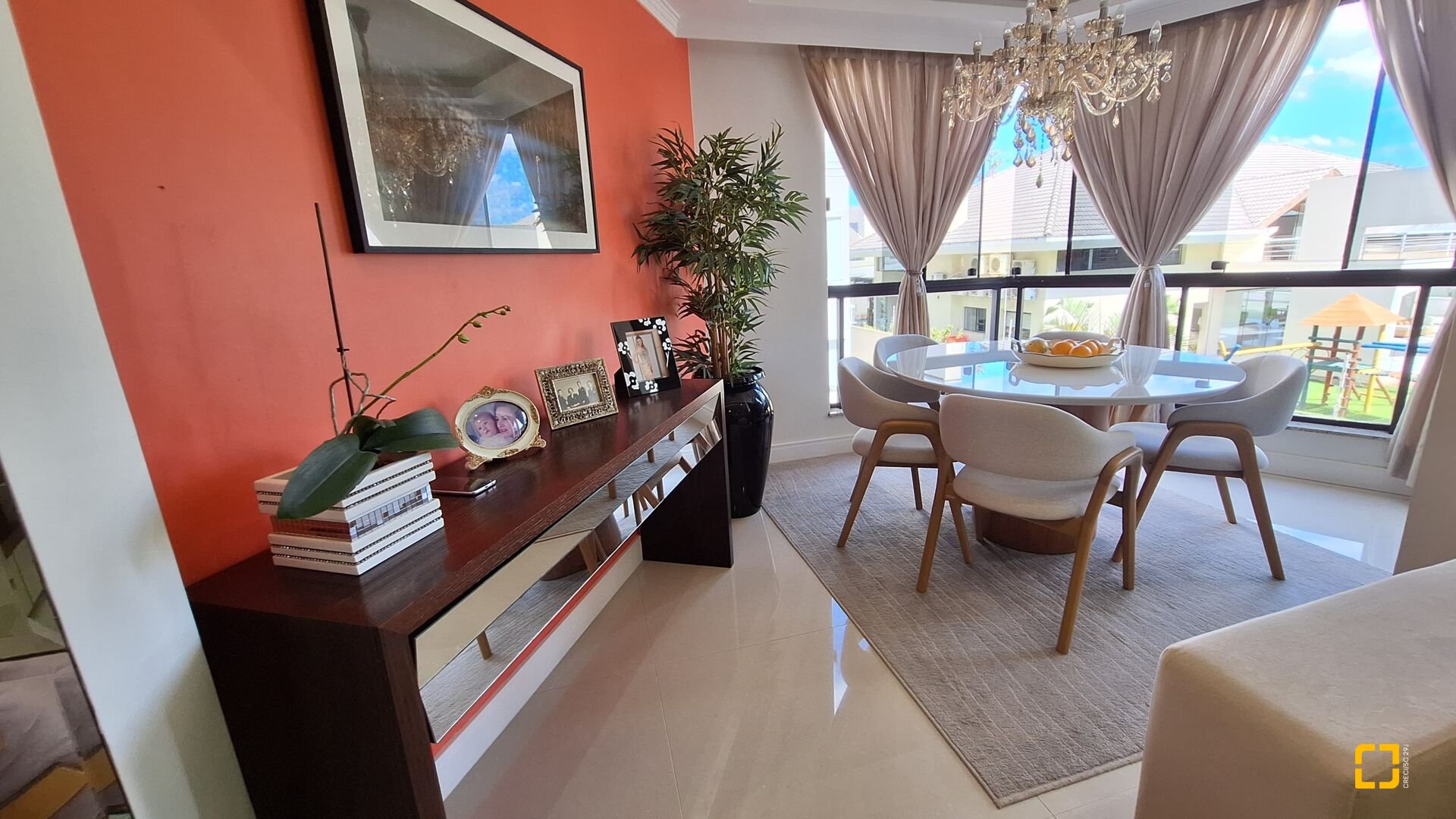 Apartamento com 128m², 6 quartos (sendo 3 suítes), 2 garagens, no bairro Jurerê Internacional em Florianópolis