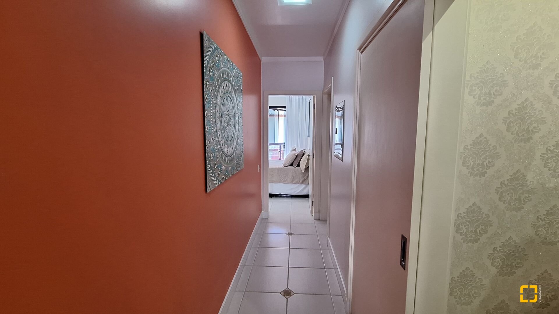 Apartamento com 128m², 6 quartos (sendo 3 suítes), 2 garagens, no bairro Jurerê Internacional em Florianópolis