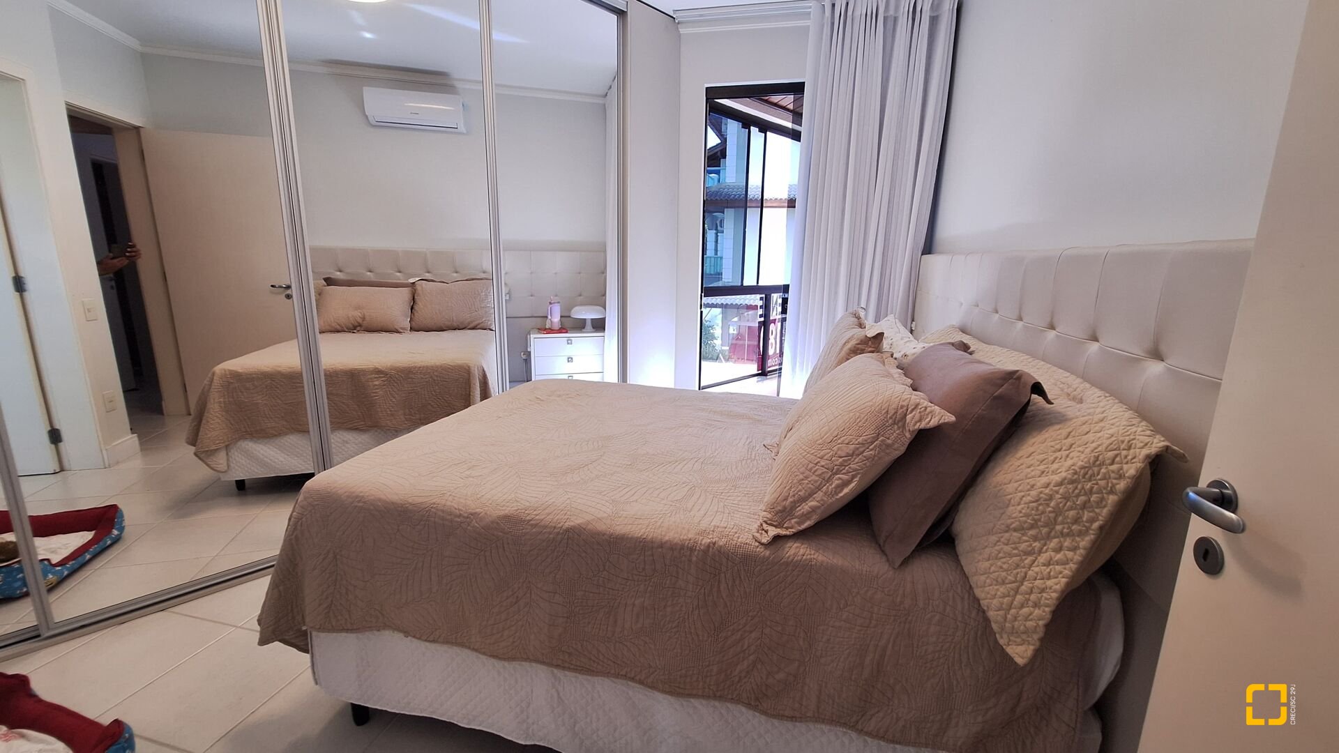 Apartamento com 128m², 6 quartos (sendo 3 suítes), 2 garagens, no bairro Jurerê Internacional em Florianópolis