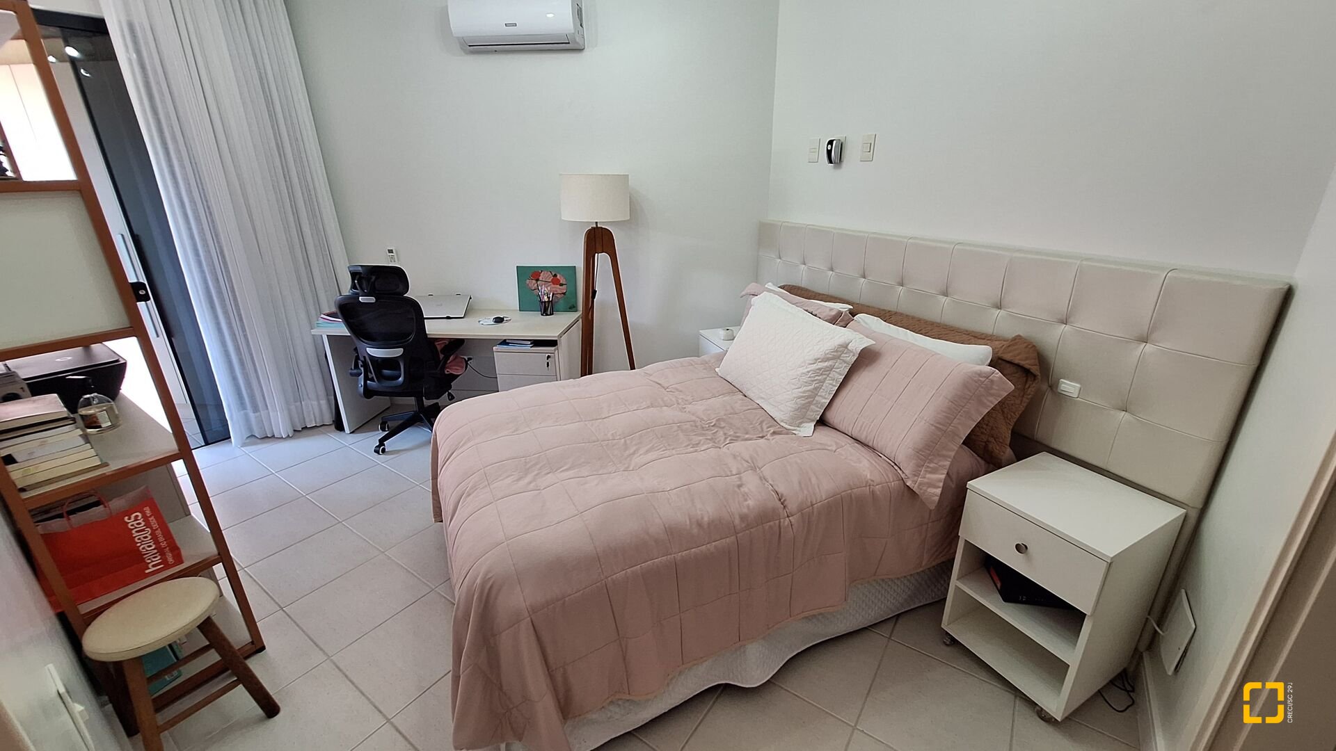 Apartamento com 128m², 6 quartos (sendo 3 suítes), 2 garagens, no bairro Jurerê Internacional em Florianópolis