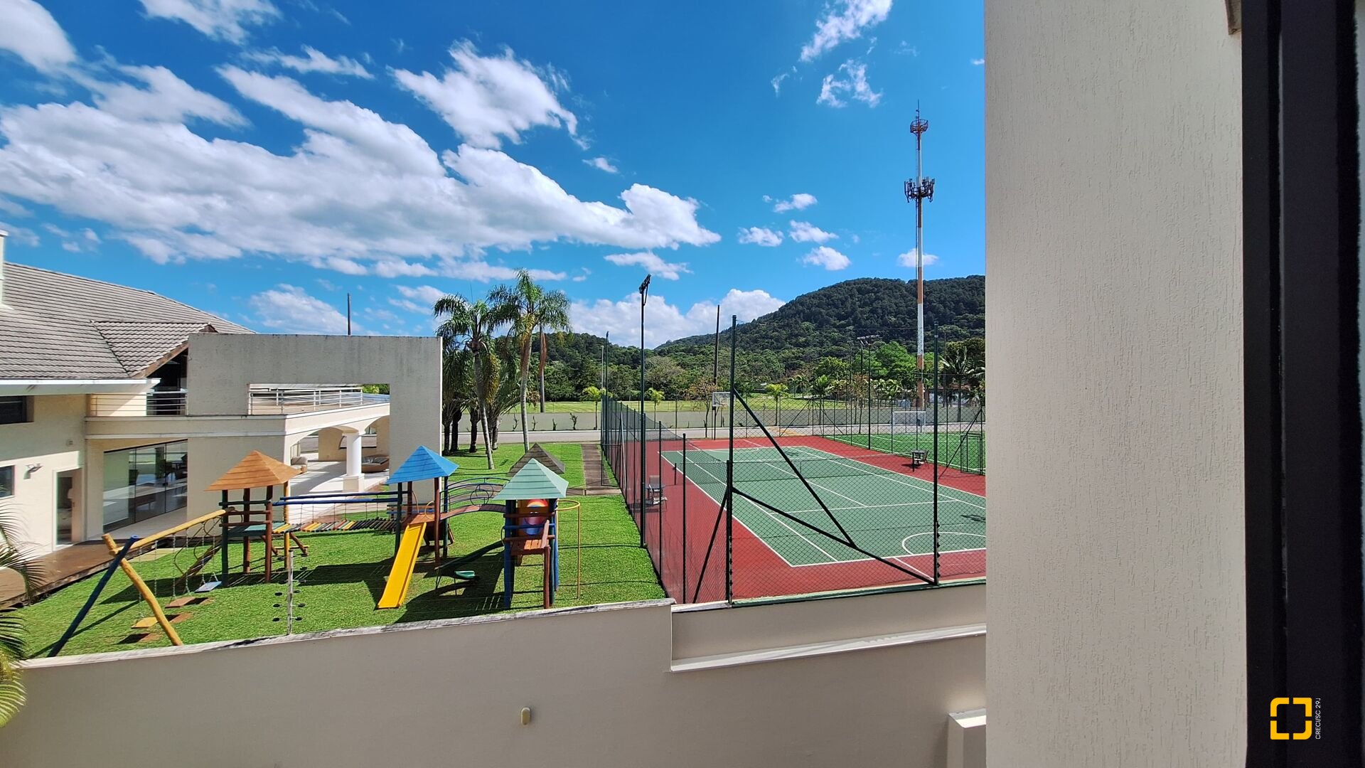 Apartamento com 128m², 6 quartos (sendo 3 suítes), 2 garagens, no bairro Jurerê Internacional em Florianópolis