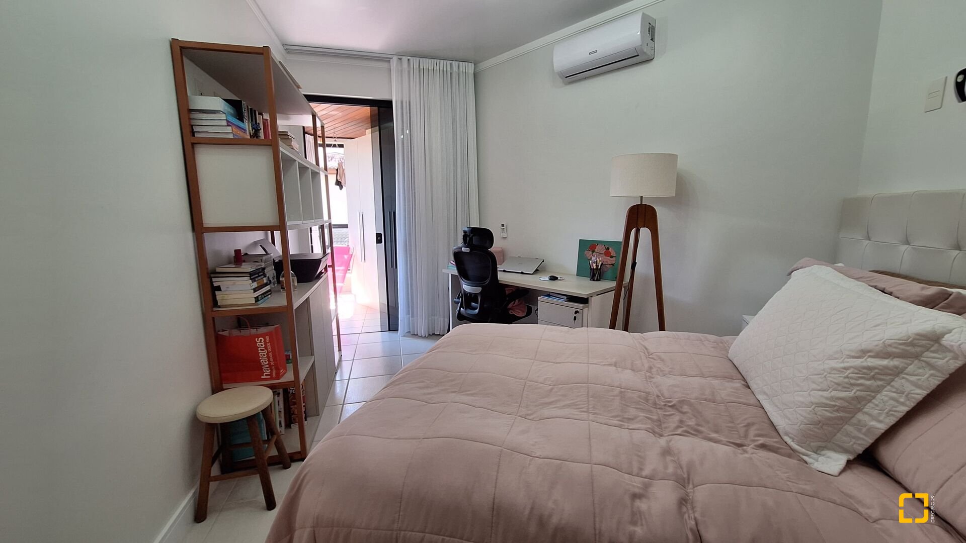 Apartamento com 128m², 6 quartos (sendo 3 suítes), 2 garagens, no bairro Jurerê Internacional em Florianópolis