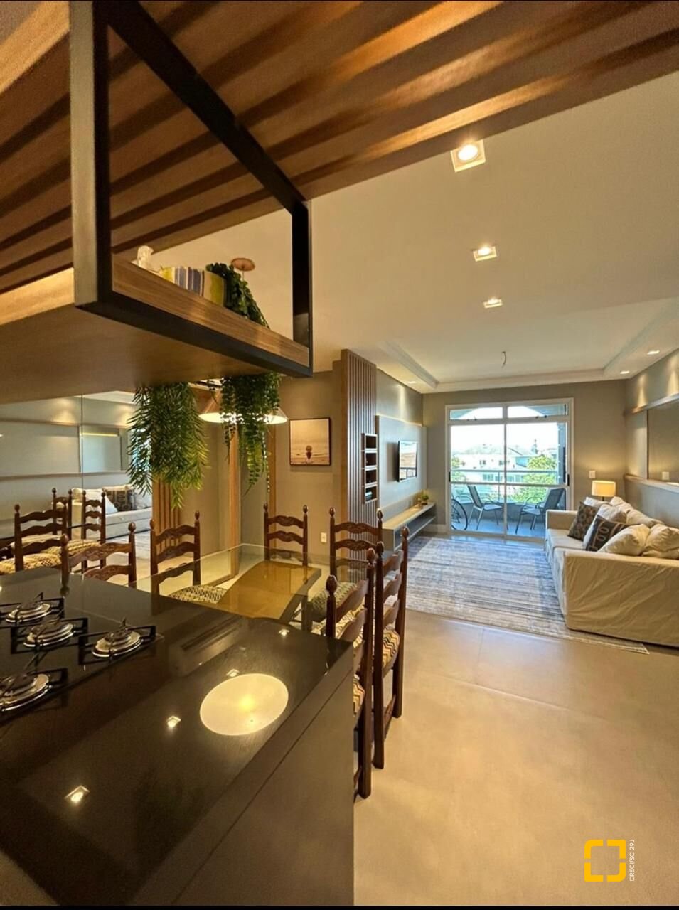Apartamento com 115m², 5 quartos (sendo 2 suítes), 2 garagens, no bairro Jurerê Internacional em Florianópolis