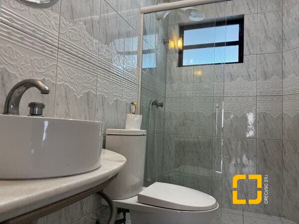 Cobertura com 330m², 3 quartos (sendo 3 suítes), 2 garagens, no bairro Jurerê Internacional em Florianópolis