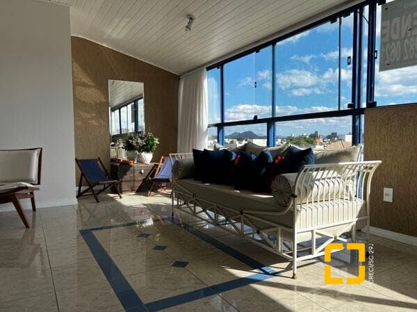 Cobertura com 330m², 3 quartos (sendo 3 suítes), 2 garagens, no bairro Jurerê Internacional em Florianópolis