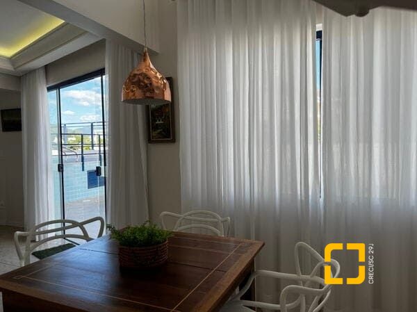 Cobertura com 330m², 3 quartos (sendo 3 suítes), 2 garagens, no bairro Jurerê Internacional em Florianópolis
