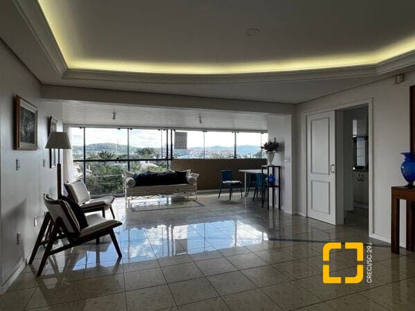Cobertura com 330m², 3 quartos (sendo 3 suítes), 2 garagens, no bairro Jurerê Internacional em Florianópolis