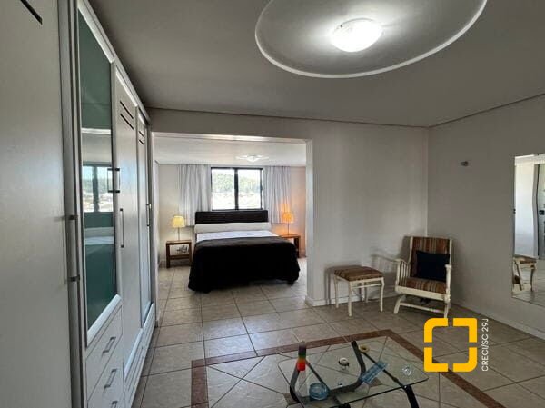 Cobertura com 330m², 3 quartos (sendo 3 suítes), 2 garagens, no bairro Jurerê Internacional em Florianópolis