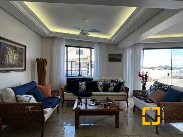 Cobertura com 330m², 3 quartos (sendo 3 suítes), 2 garagens, no bairro Jurerê Internacional em Florianópolis