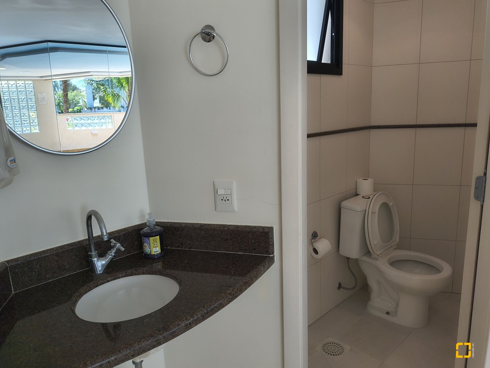Apartamento com 139m², 5 quartos (sendo 2 suítes), 4 garagens, no bairro Jurerê Internacional em Florianópolis
