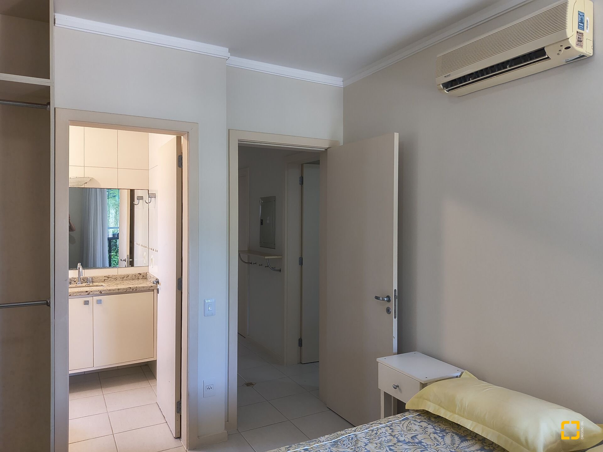 Apartamento com 139m², 5 quartos (sendo 2 suítes), 4 garagens, no bairro Jurerê Internacional em Florianópolis