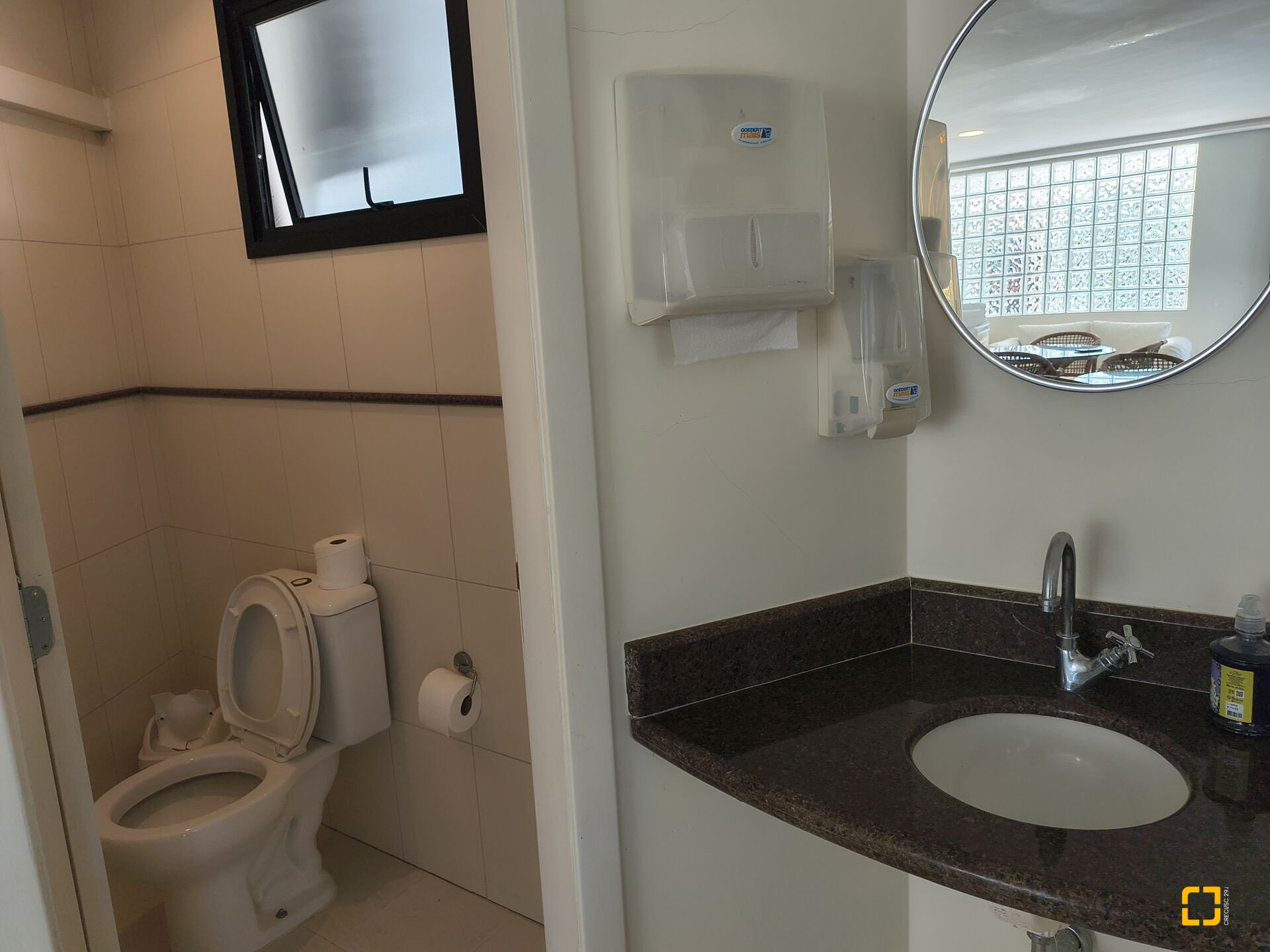 Apartamento com 139m², 5 quartos (sendo 2 suítes), 4 garagens, no bairro Jurerê Internacional em Florianópolis