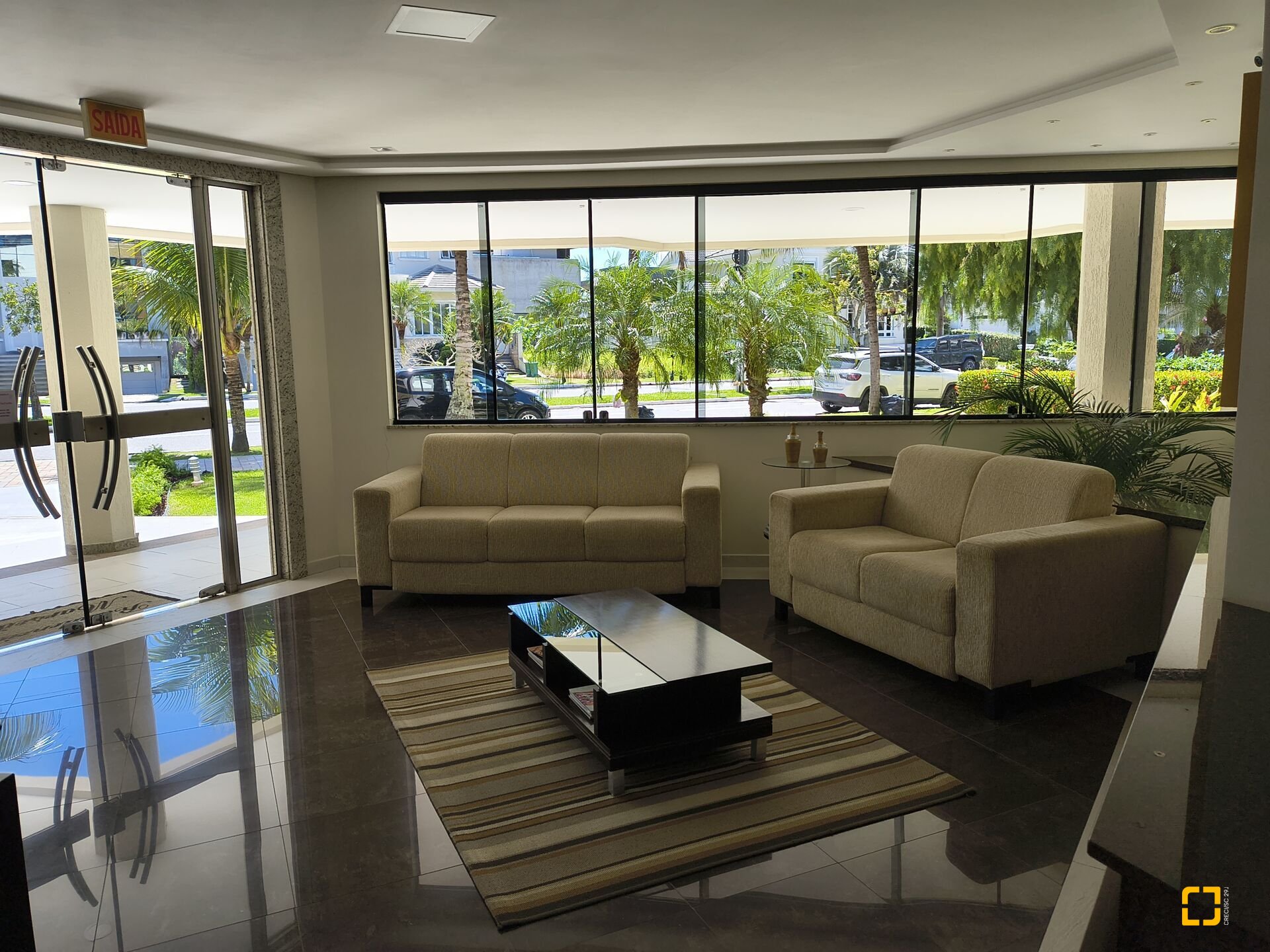 Apartamento com 139m², 5 quartos (sendo 2 suítes), 4 garagens, no bairro Jurerê Internacional em Florianópolis