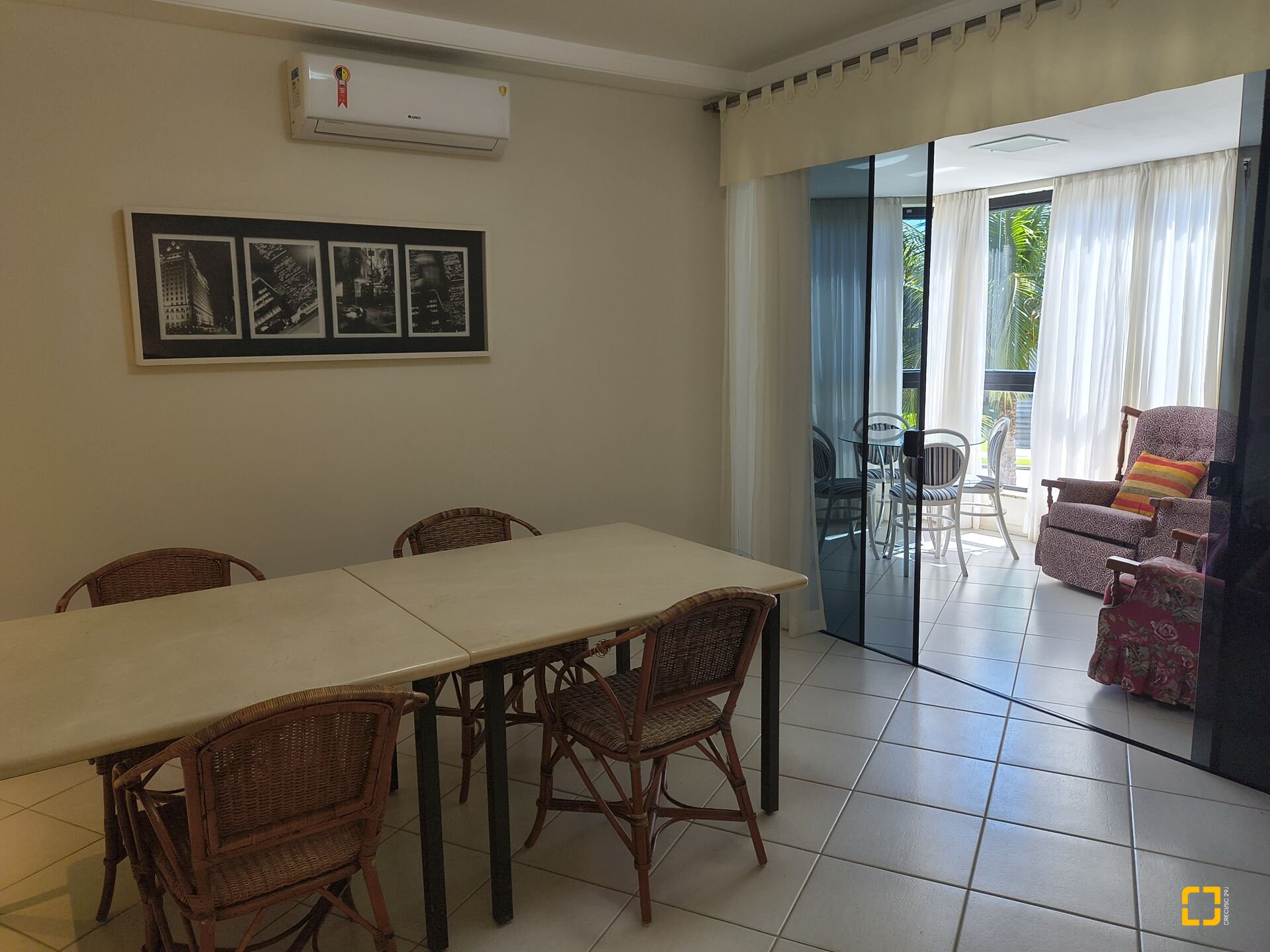 Apartamento com 139m², 5 quartos (sendo 2 suítes), 4 garagens, no bairro Jurerê Internacional em Florianópolis