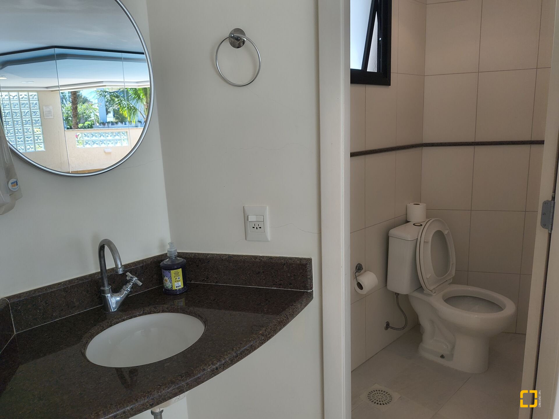 Apartamento com 139m², 5 quartos (sendo 2 suítes), 4 garagens, no bairro Jurerê Internacional em Florianópolis