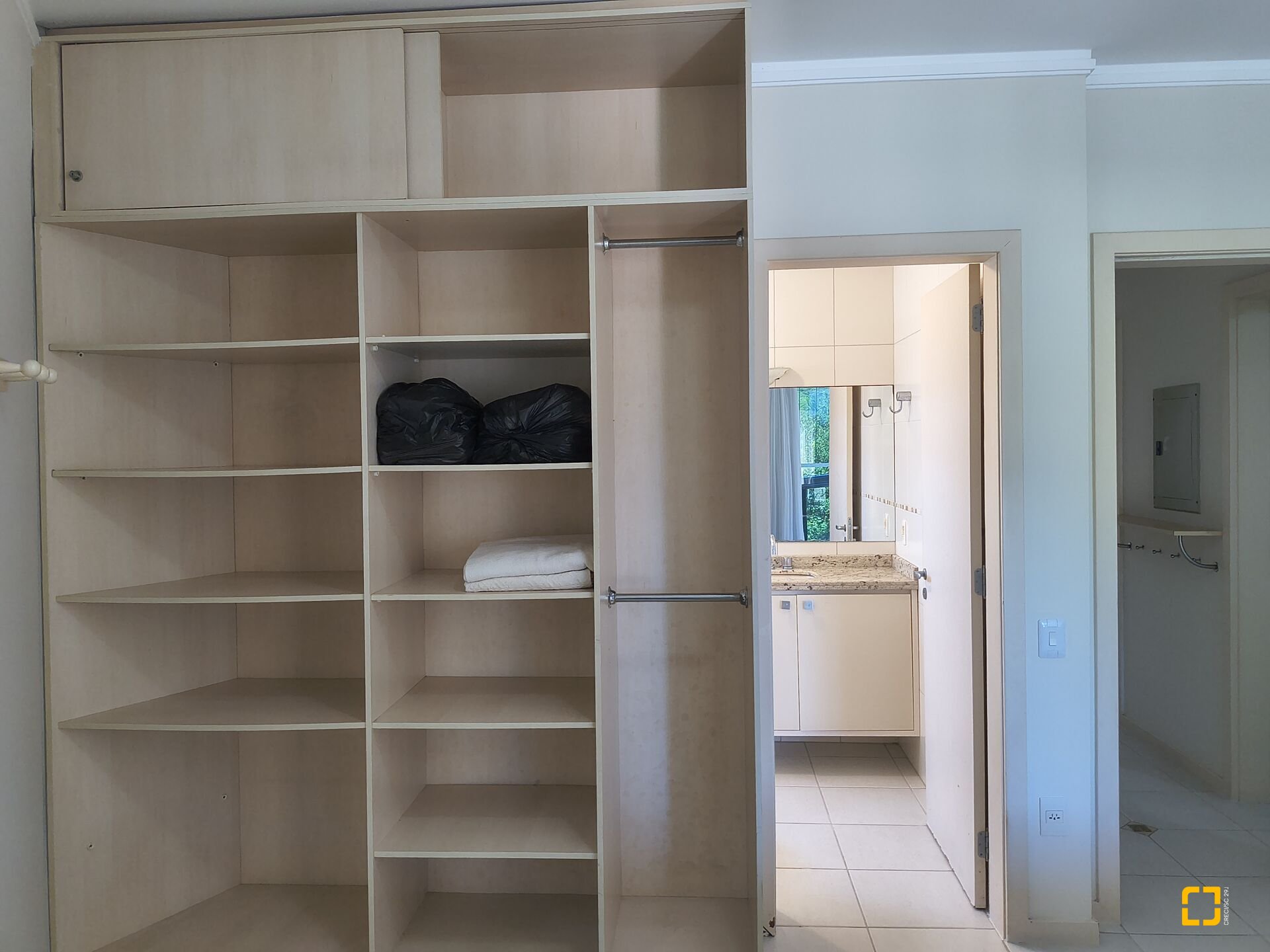 Apartamento com 139m², 5 quartos (sendo 2 suítes), 4 garagens, no bairro Jurerê Internacional em Florianópolis