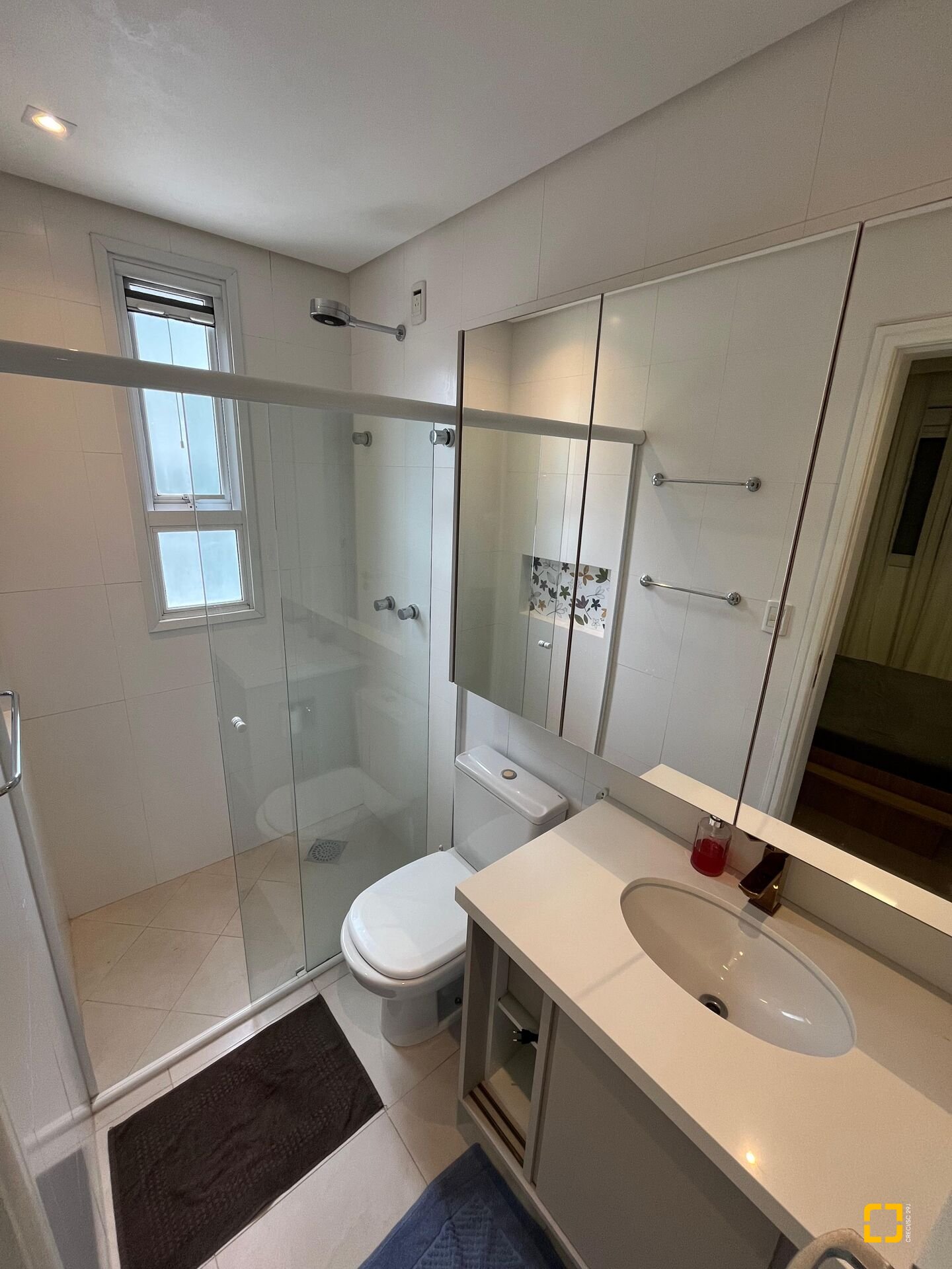 Apartamento com 105m², 6 quartos (sendo 3 suítes), 2 garagens, no bairro Jurerê Internacional em Florianópolis