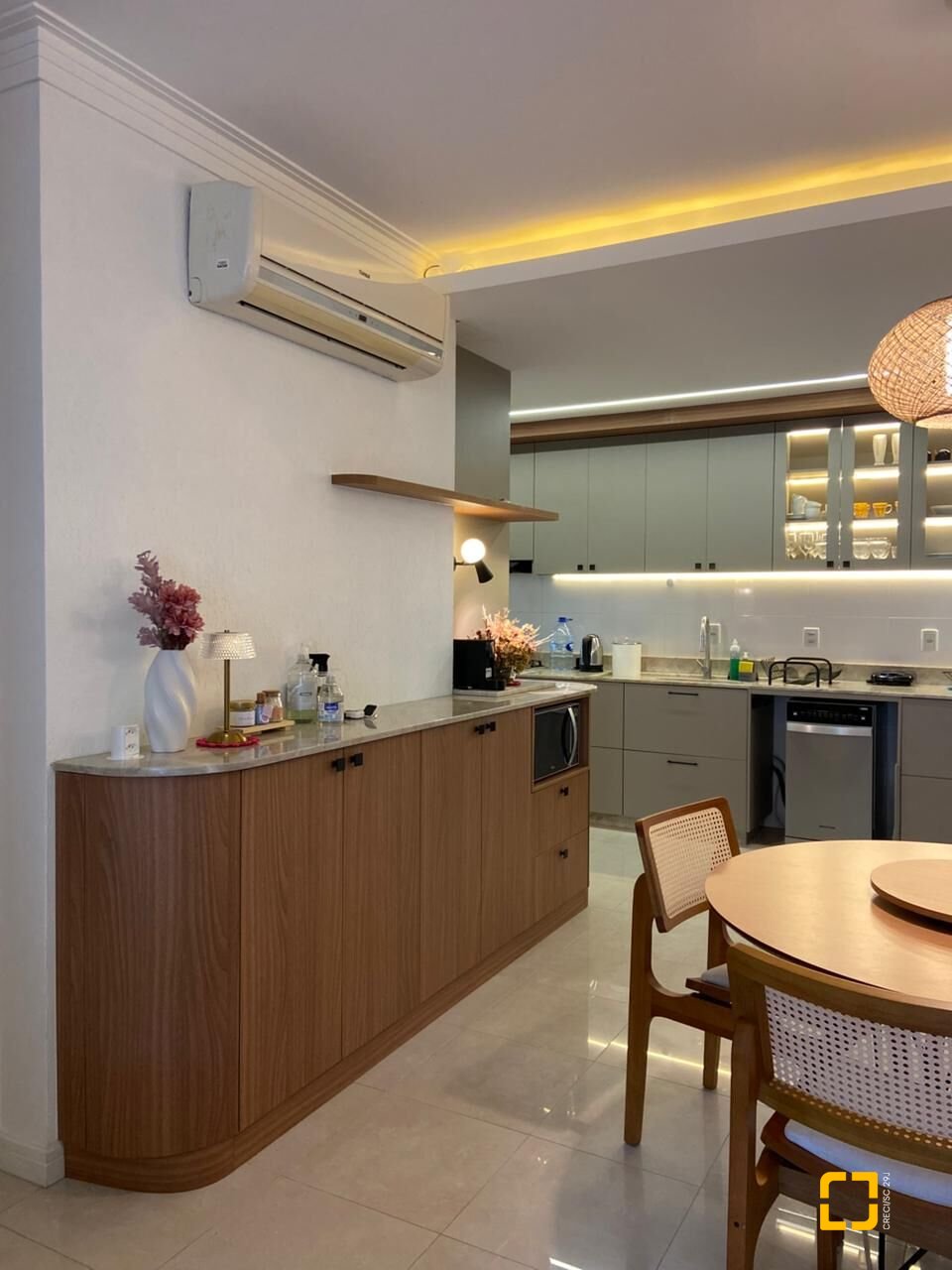 Apartamento com 105m², 6 quartos (sendo 3 suítes), 2 garagens, no bairro Jurerê Internacional em Florianópolis