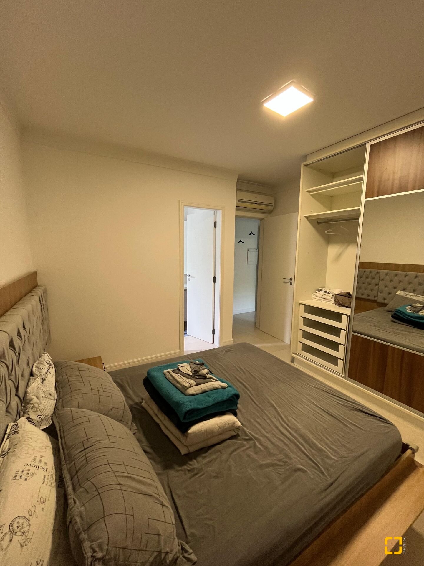 Apartamento com 105m², 6 quartos (sendo 3 suítes), 2 garagens, no bairro Jurerê Internacional em Florianópolis