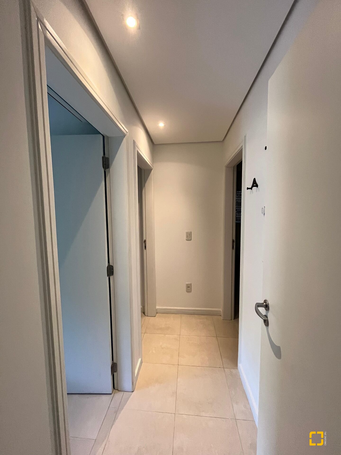 Apartamento com 105m², 6 quartos (sendo 3 suítes), 2 garagens, no bairro Jurerê Internacional em Florianópolis