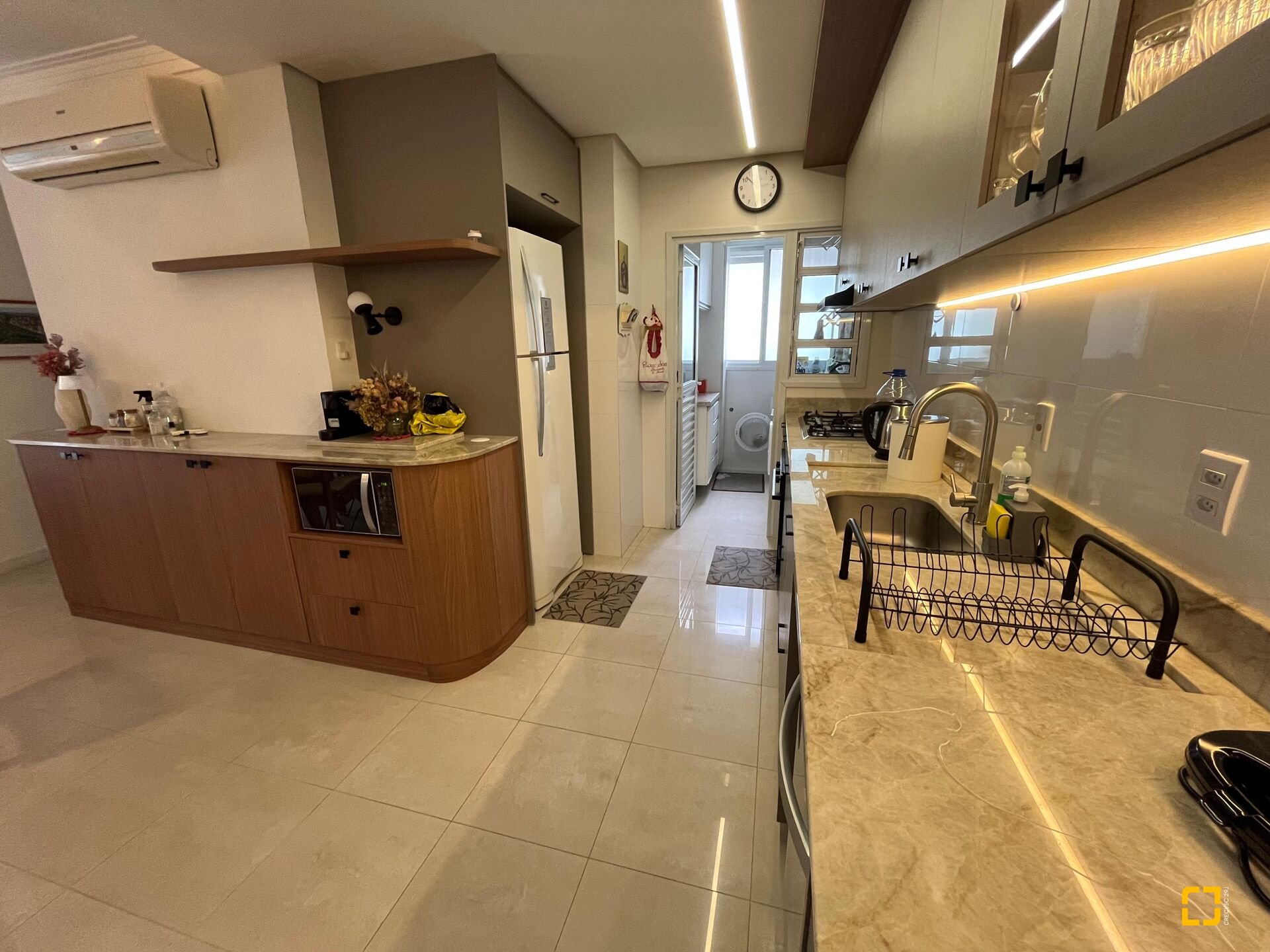 Apartamento com 105m², 6 quartos (sendo 3 suítes), 2 garagens, no bairro Jurerê Internacional em Florianópolis