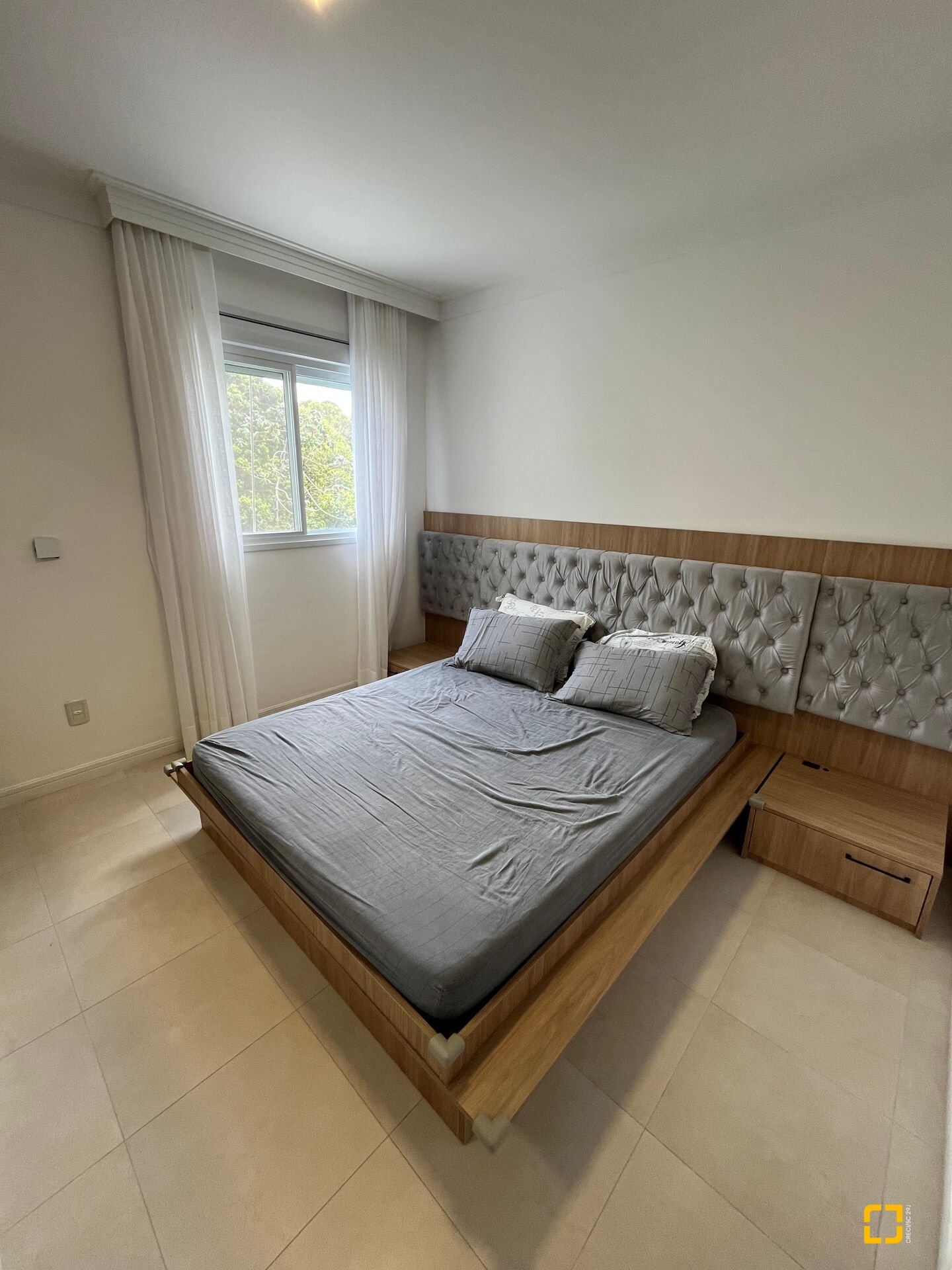 Apartamento com 105m², 6 quartos (sendo 3 suítes), 2 garagens, no bairro Jurerê Internacional em Florianópolis