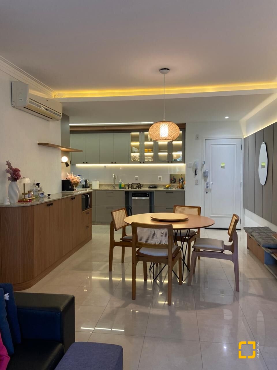 Apartamento com 105m², 6 quartos (sendo 3 suítes), 2 garagens, no bairro Jurerê Internacional em Florianópolis