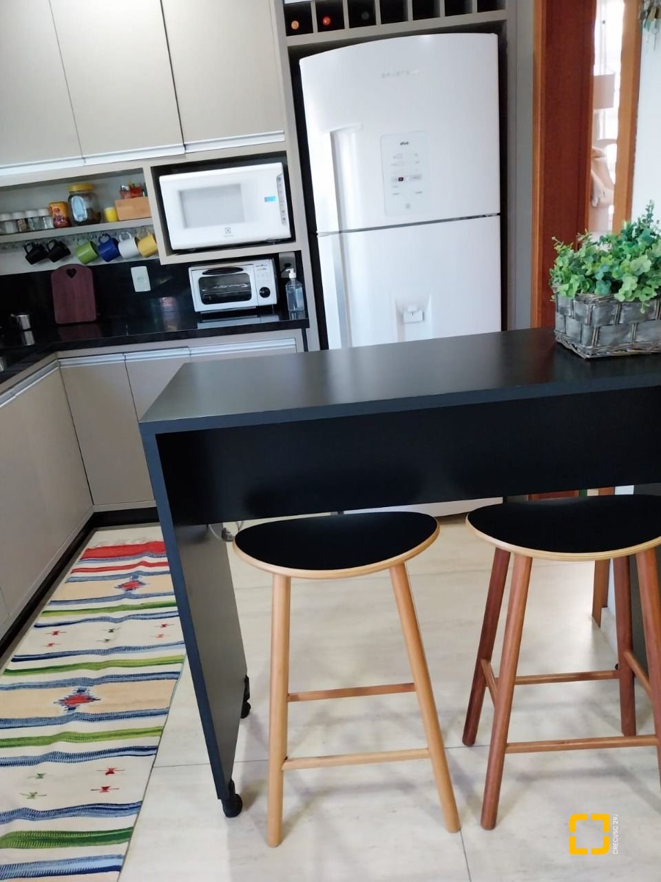 Casa com 173m², 7 quartos (sendo 3 suítes), 2 garagens, no bairro Cachoeira do Bom Jesus em Florianópolis