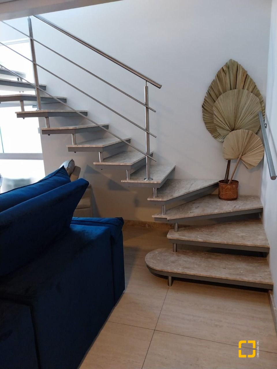 Casa com 173m², 7 quartos (sendo 3 suítes), 2 garagens, no bairro Cachoeira do Bom Jesus em Florianópolis