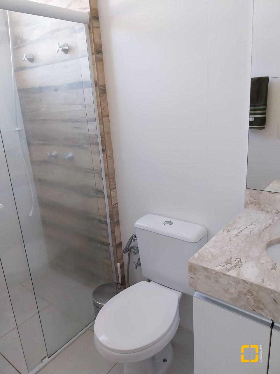 Casa com 173m², 7 quartos (sendo 3 suítes), 2 garagens, no bairro Cachoeira do Bom Jesus em Florianópolis