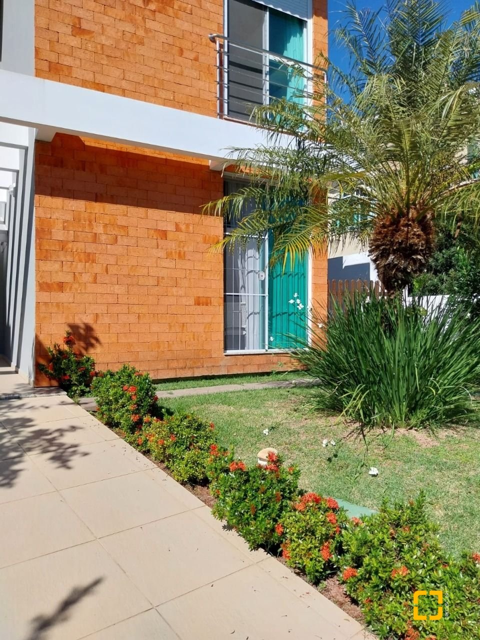 Casa com 173m², 7 quartos (sendo 3 suítes), 2 garagens, no bairro Cachoeira do Bom Jesus em Florianópolis