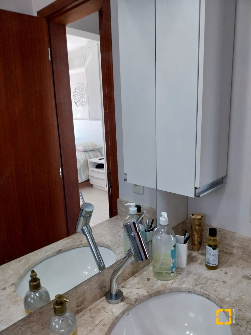 Casa com 173m², 7 quartos (sendo 3 suítes), 2 garagens, no bairro Cachoeira do Bom Jesus em Florianópolis