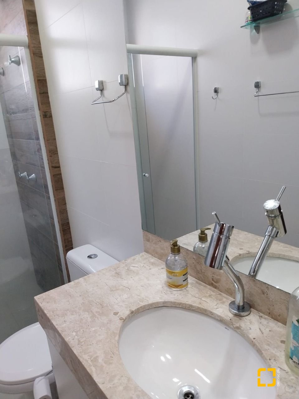 Casa com 173m², 7 quartos (sendo 3 suítes), 2 garagens, no bairro Cachoeira do Bom Jesus em Florianópolis