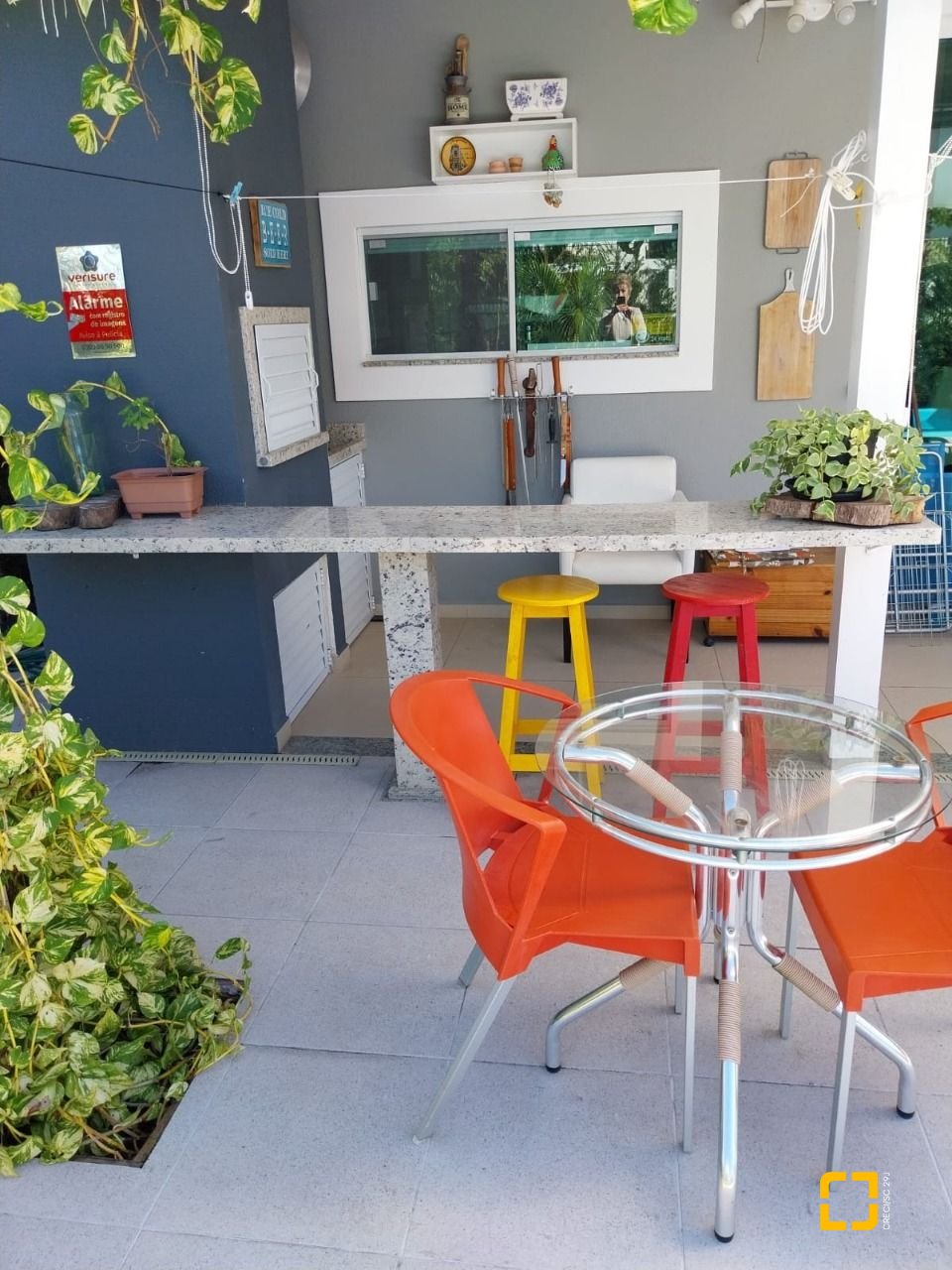 Casa com 173m², 7 quartos (sendo 3 suítes), 2 garagens, no bairro Cachoeira do Bom Jesus em Florianópolis
