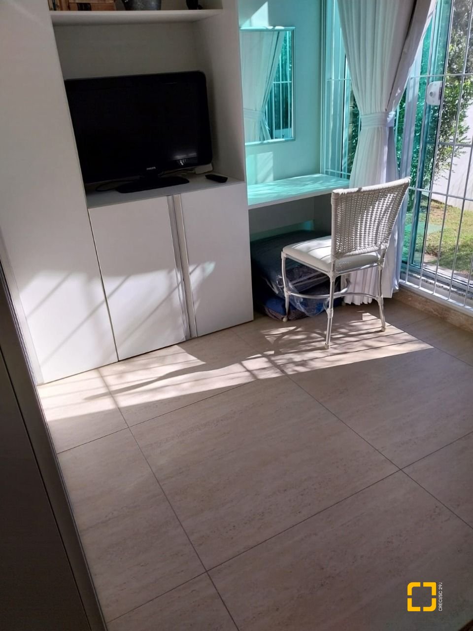 Casa com 173m², 7 quartos (sendo 3 suítes), 2 garagens, no bairro Cachoeira do Bom Jesus em Florianópolis