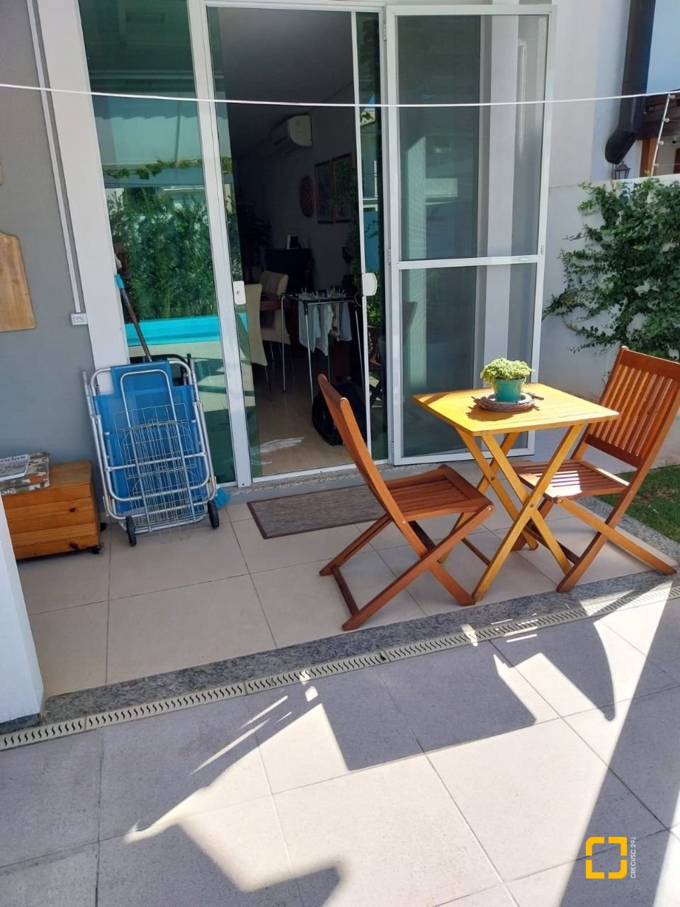 Casa com 173m², 7 quartos (sendo 3 suítes), 2 garagens, no bairro Cachoeira do Bom Jesus em Florianópolis