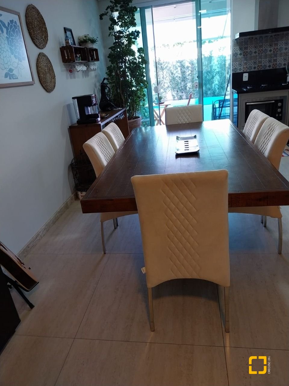 Casa com 173m², 7 quartos (sendo 3 suítes), 2 garagens, no bairro Cachoeira do Bom Jesus em Florianópolis