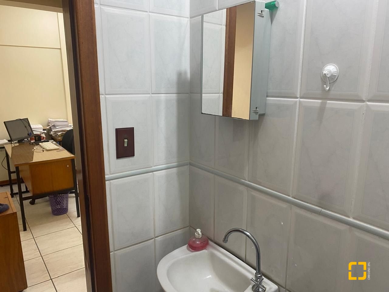 Sala com 58m², no bairro Centro em Florianópolis
