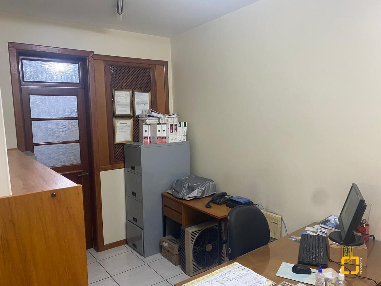 Sala com 58m², no bairro Centro em Florianópolis