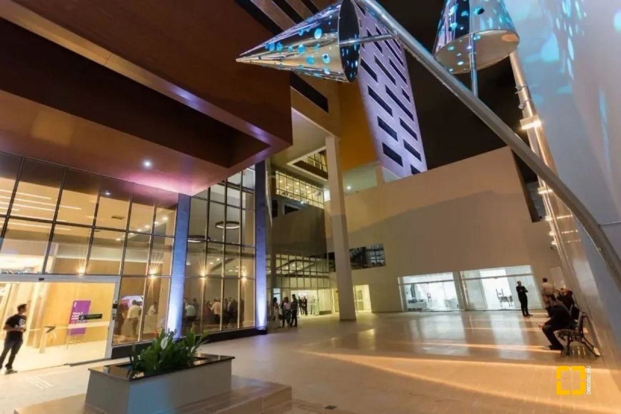 Sala com 33m², 1 garagem, no bairro Estreito em Florianópolis