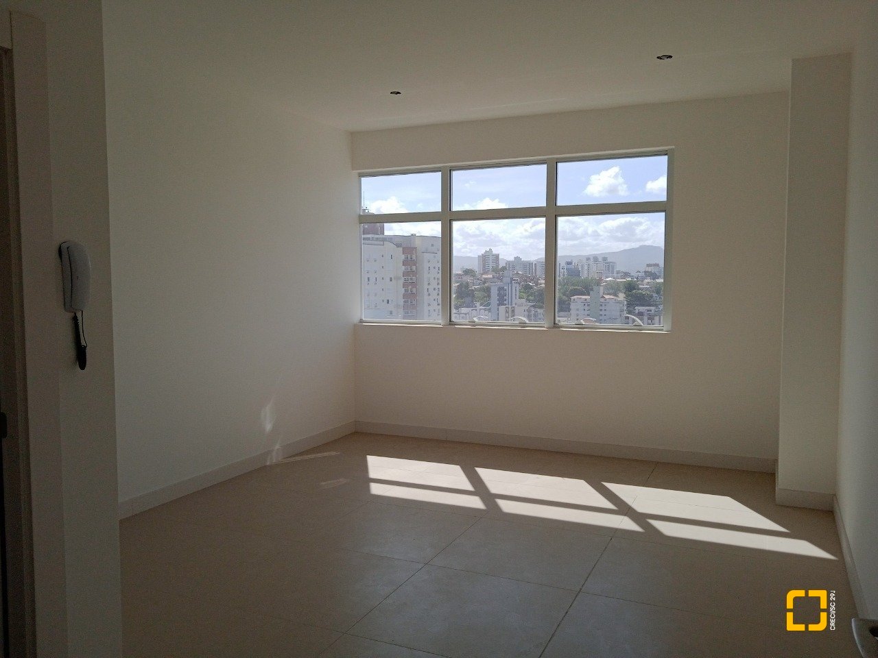 Sala com 33m², 1 garagem, no bairro Estreito em Florianópolis