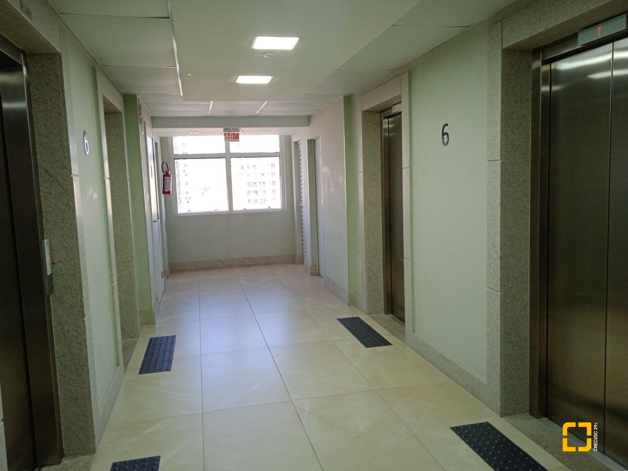 Sala com 33m², 1 garagem, no bairro Estreito em Florianópolis