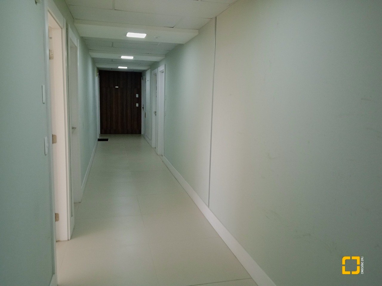 Sala com 33m², 1 garagem, no bairro Estreito em Florianópolis